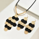 CONJUNTO COLAR + BRINCOS - BLACK E GOLD
